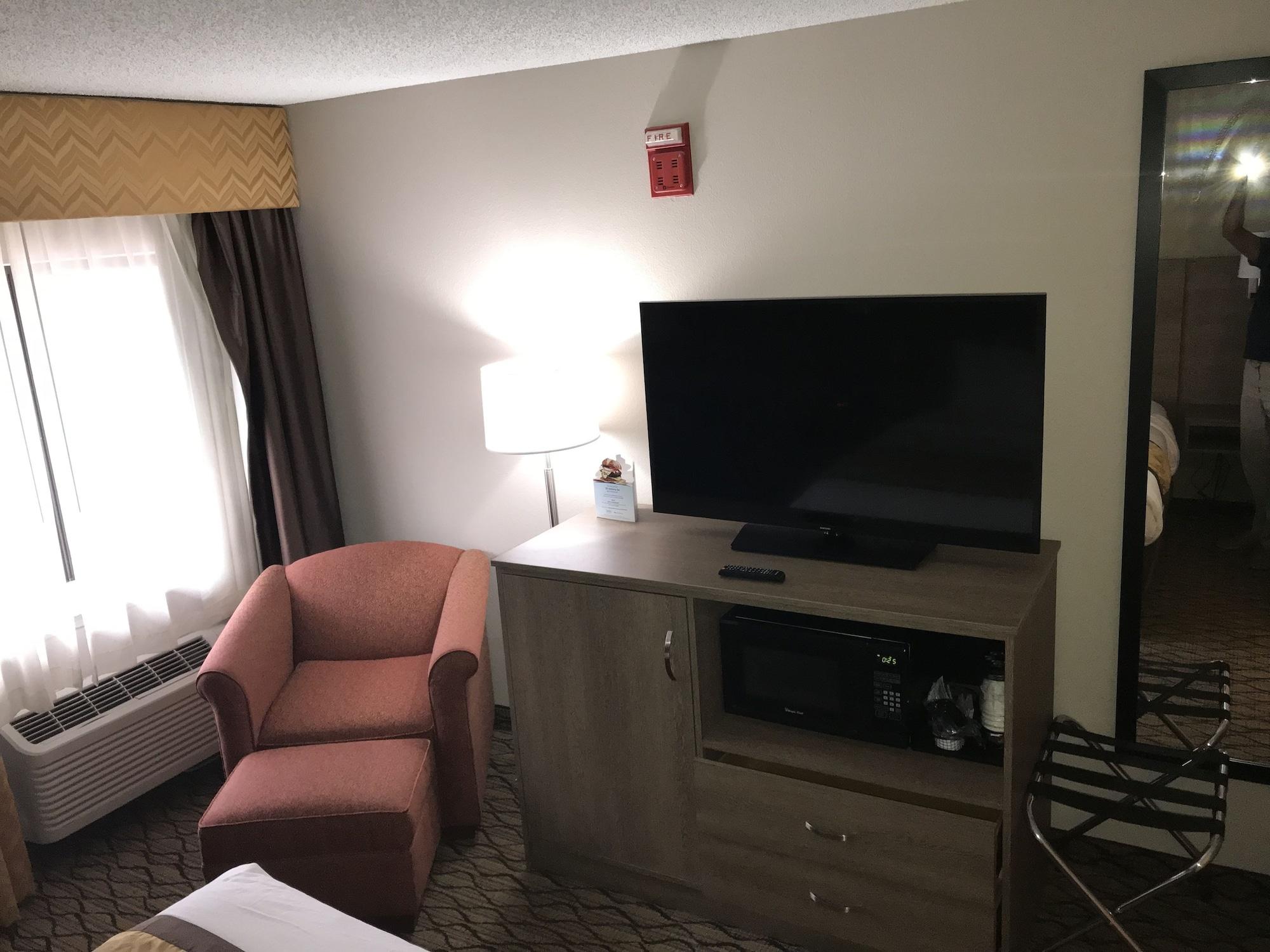 Baymont By Wyndham Grand Rapids Airport Hotel Cascade Eksteriør billede