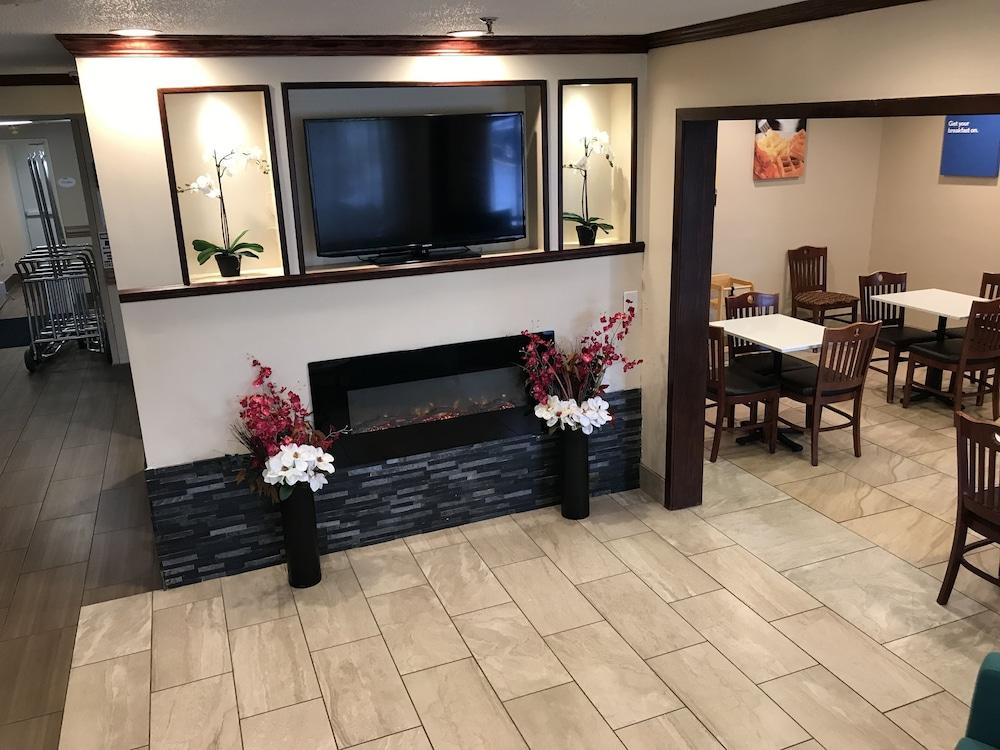 Baymont By Wyndham Grand Rapids Airport Hotel Cascade Eksteriør billede
