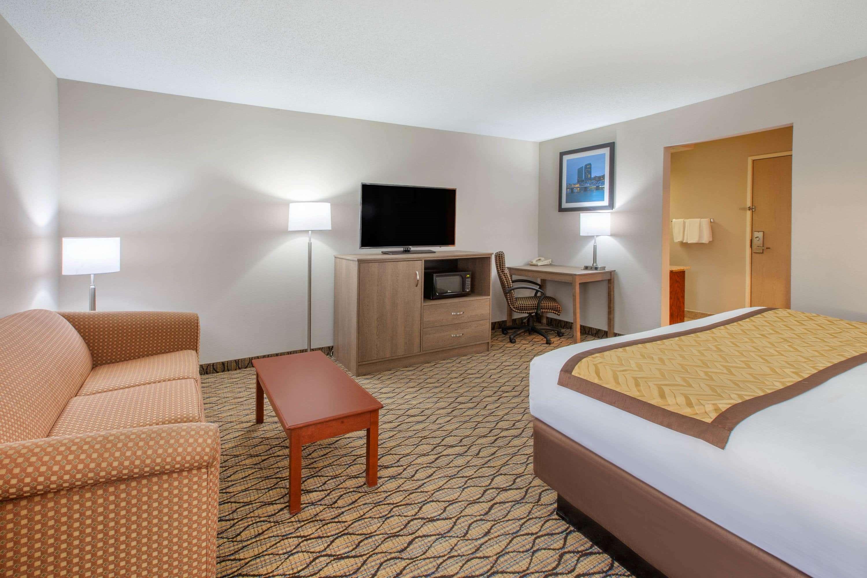 Baymont By Wyndham Grand Rapids Airport Hotel Cascade Eksteriør billede